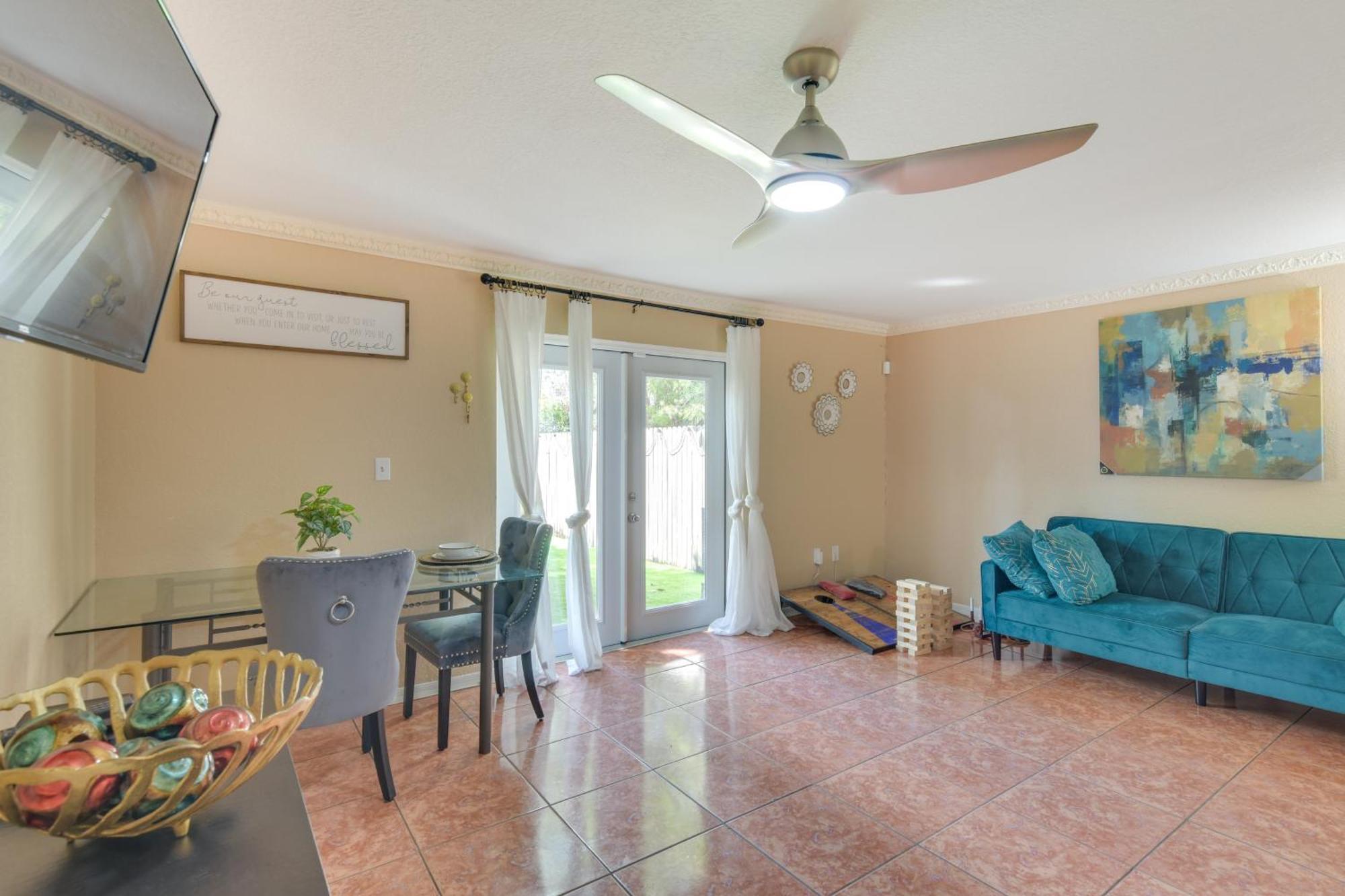 Opa-Locka Townhome, 15 Mi To Miami Beach! Ngoại thất bức ảnh