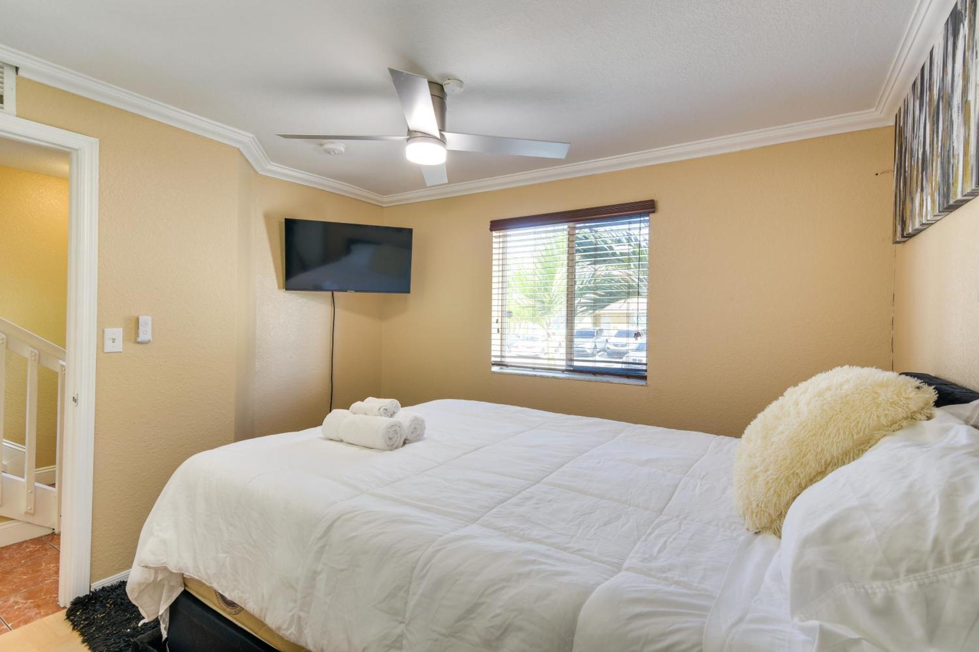 Opa-Locka Townhome, 15 Mi To Miami Beach! Ngoại thất bức ảnh