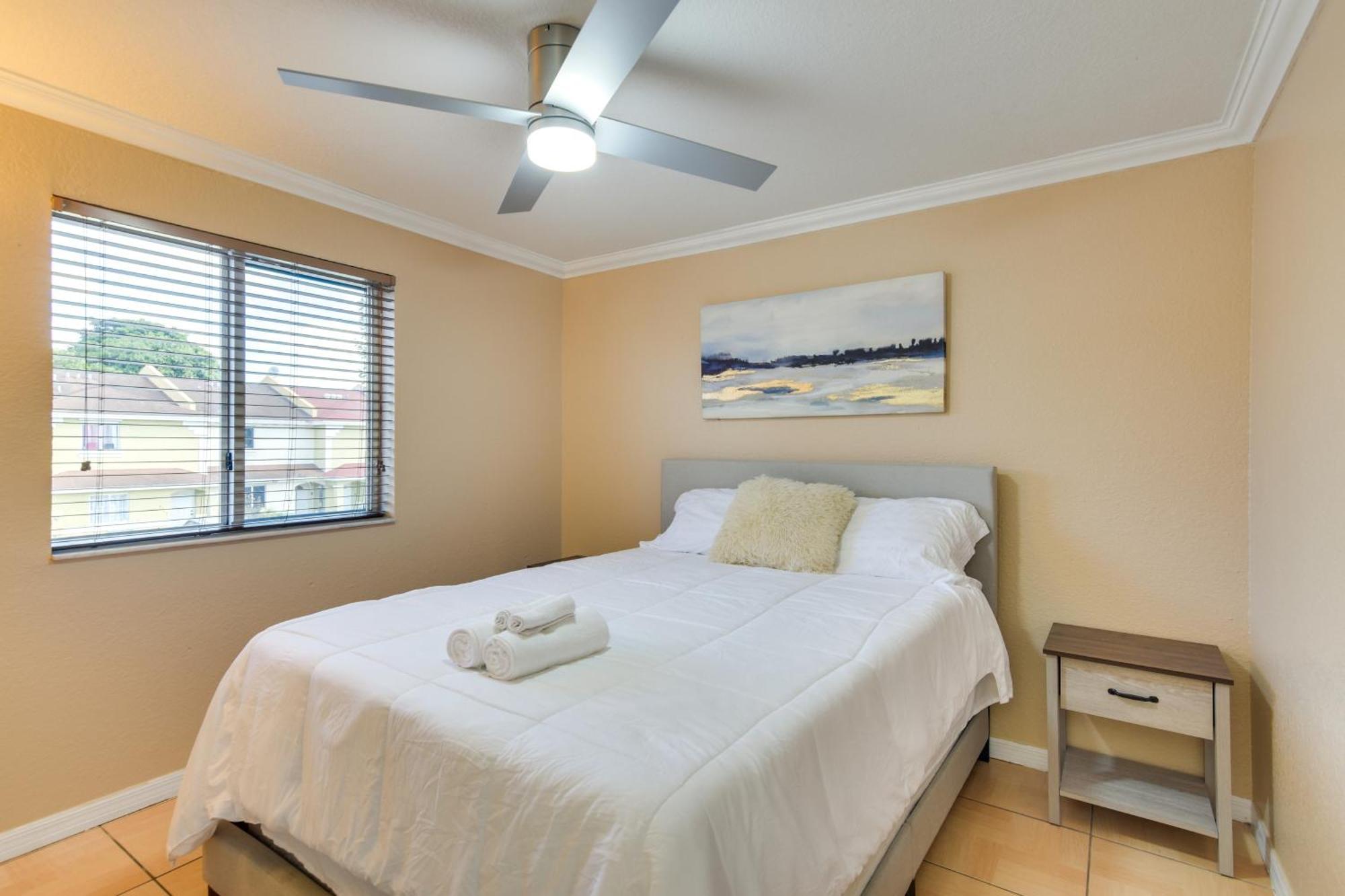 Opa-Locka Townhome, 15 Mi To Miami Beach! Ngoại thất bức ảnh